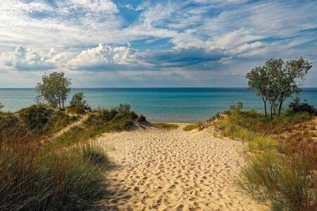 Beautiful Downstairs 1Bed 1Bth Charmer- Pet Friendly Michigan City Dış mekan fotoğraf