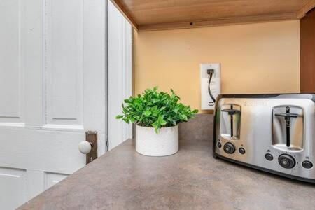 Beautiful Downstairs 1Bed 1Bth Charmer- Pet Friendly Michigan City Dış mekan fotoğraf